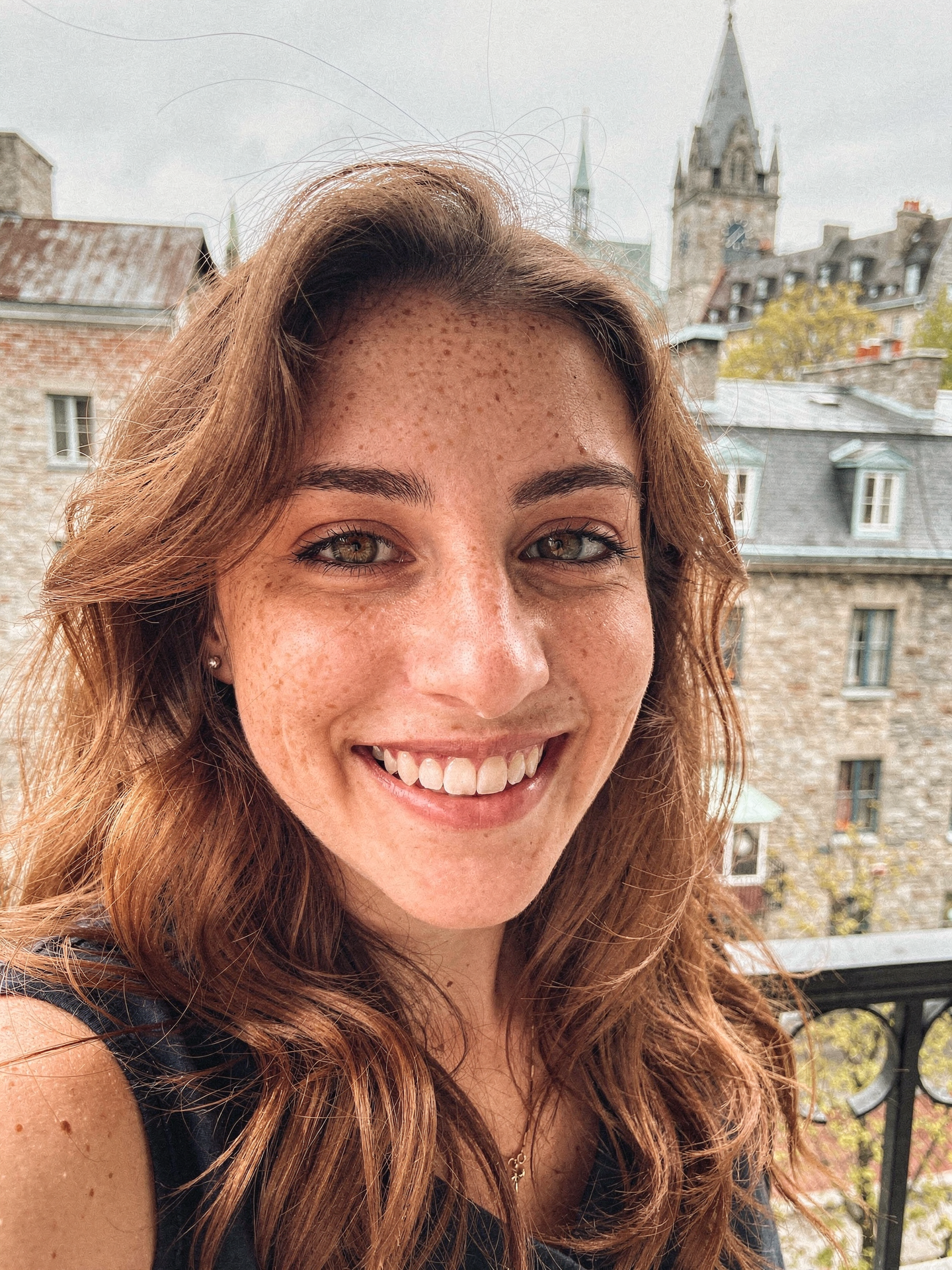 Avis client Gencivie - 12-femme-29ans-balcon-quebec-city.png